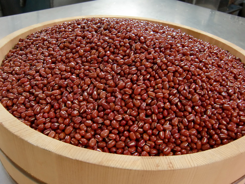 自慢のあんこは小豆に北海道十勝産の特選小豆使用